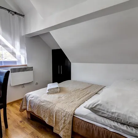 Apartmán Apartament W Centrum Z Dwoma Sypialniami 20 *